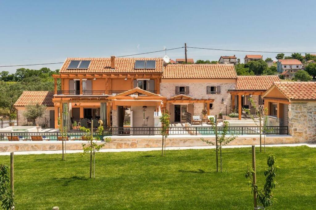 Villa Hirundo Rustica 스크라딘 외부 사진