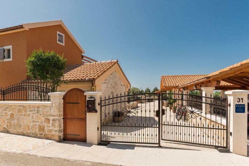 Villa Hirundo Rustica 스크라딘 외부 사진