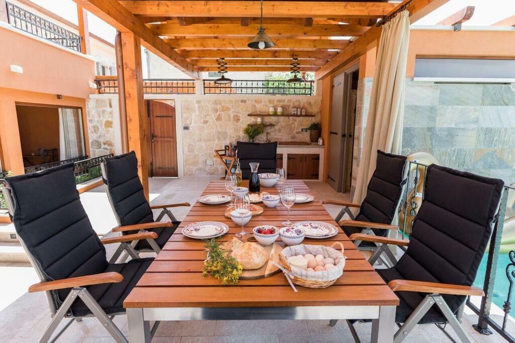 Villa Hirundo Rustica 스크라딘 외부 사진